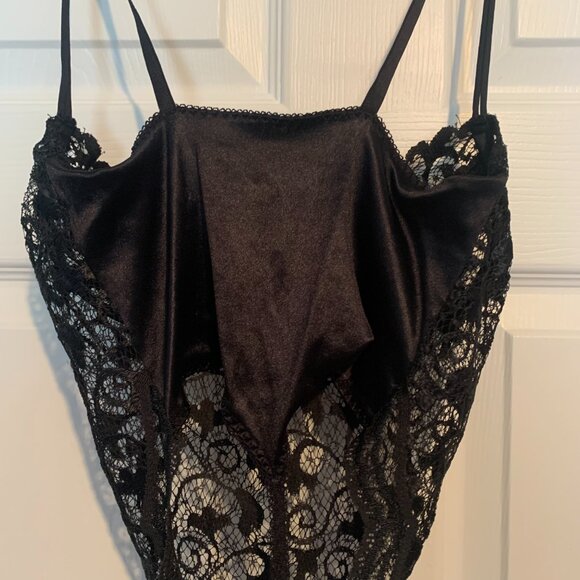 Victoria's Secret One Piece Lingerie Women's 34C Black Silk Lace Teddy - Picture 2 of 5